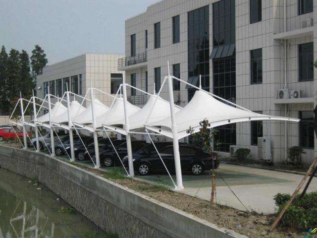 膜结构车棚的性能有哪些？