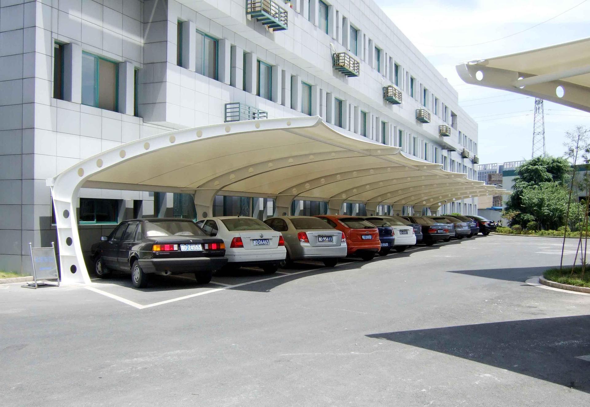 张拉膜结构在城市中的应用